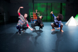 Isabel Gatzke Dramaturgy Dramaturgie